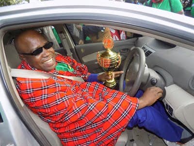 KNUT gifts best teachers with cars