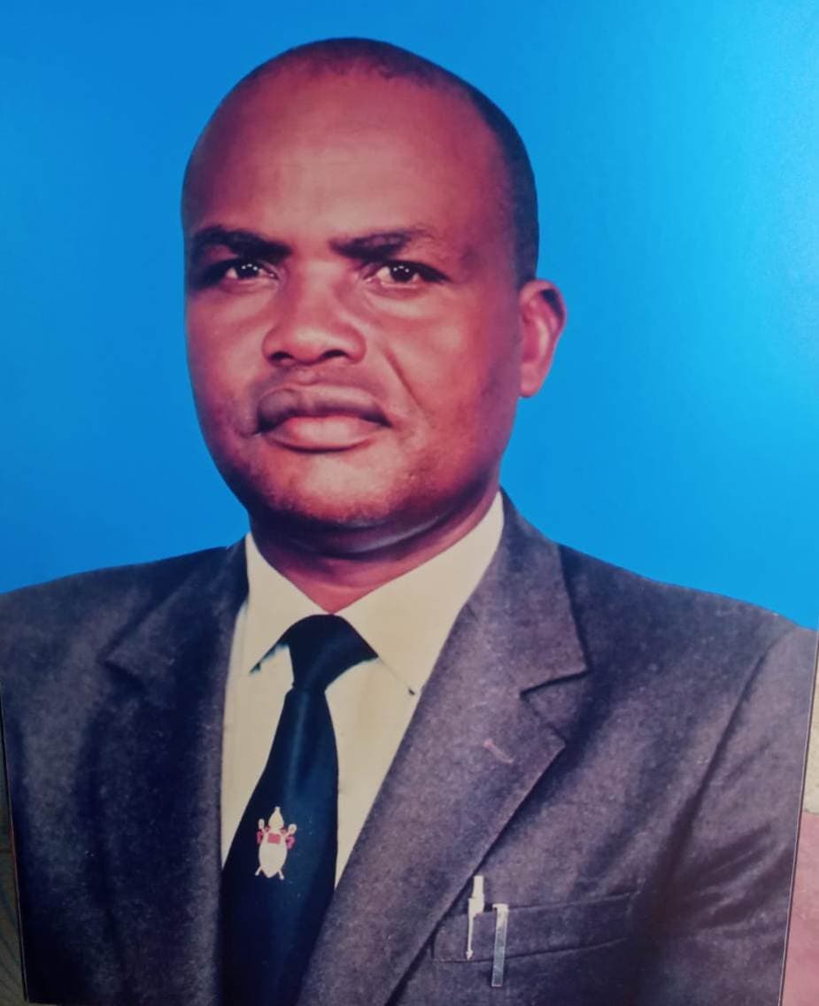The teaching fraternity mourns expert