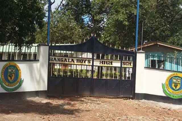 Student beaten to pulp for carrying knife from school
