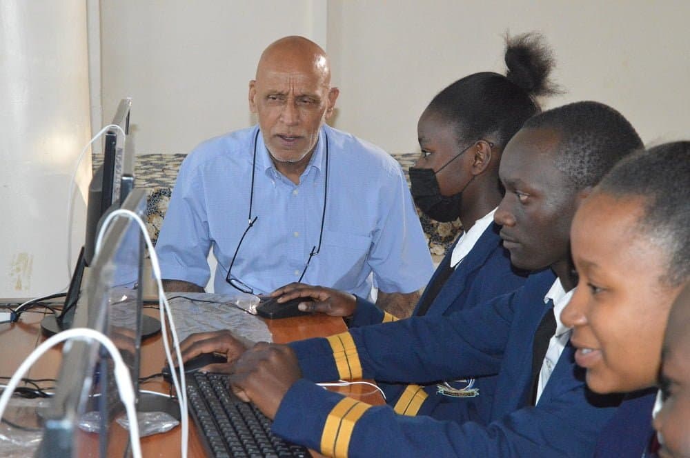 Chania Boys alumni embarks on setting up E-learning Centers in schools