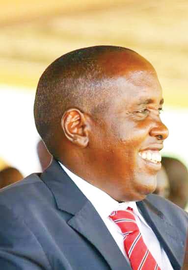 County gov’t issues scholarships to 500 needy but bright students