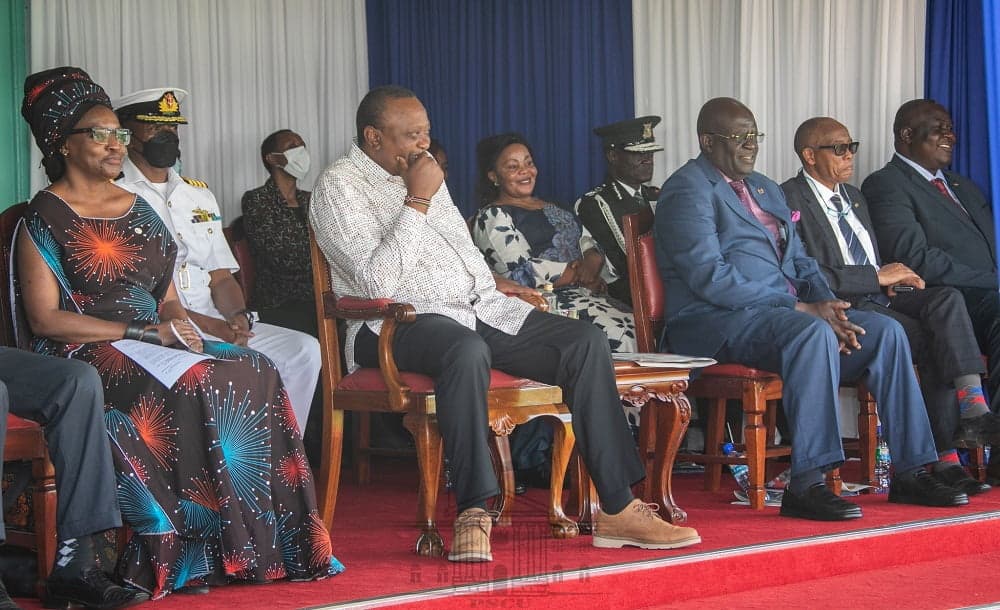 President Kenyatta meets stakeholders during education awards