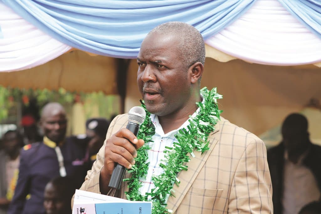 Irate parents storm school, demand removal of ‘incompetent’ principal