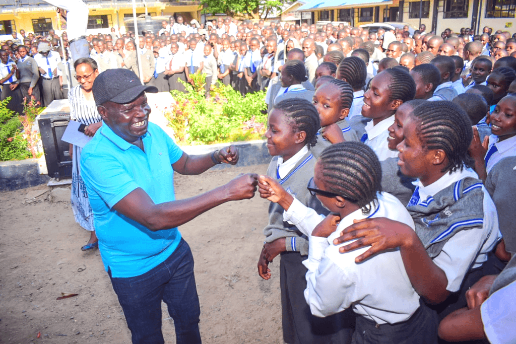 Kisumu MP disburses Ksh 5M in bursaries image 2