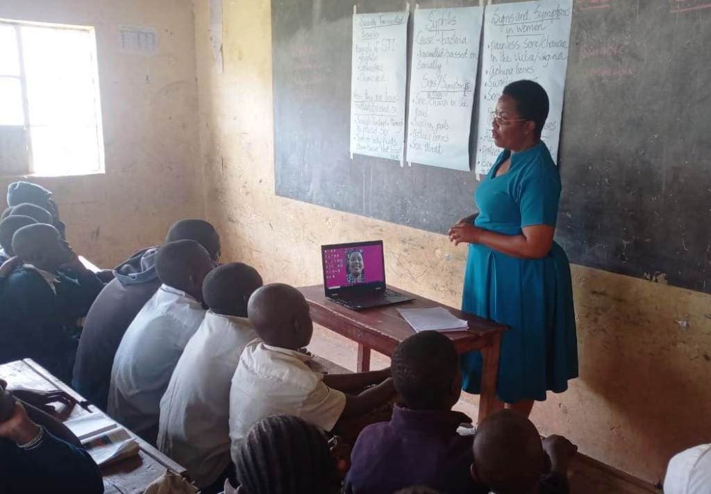 Science teacher mobilizes colleagues to improve subject in County