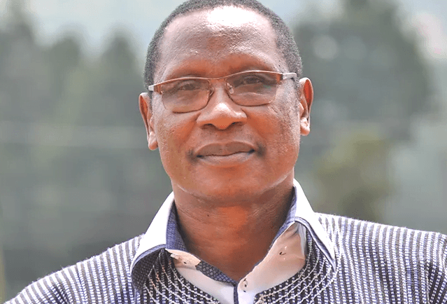 Veteran writer encourages literature, journalism lecturers to embrace more writing