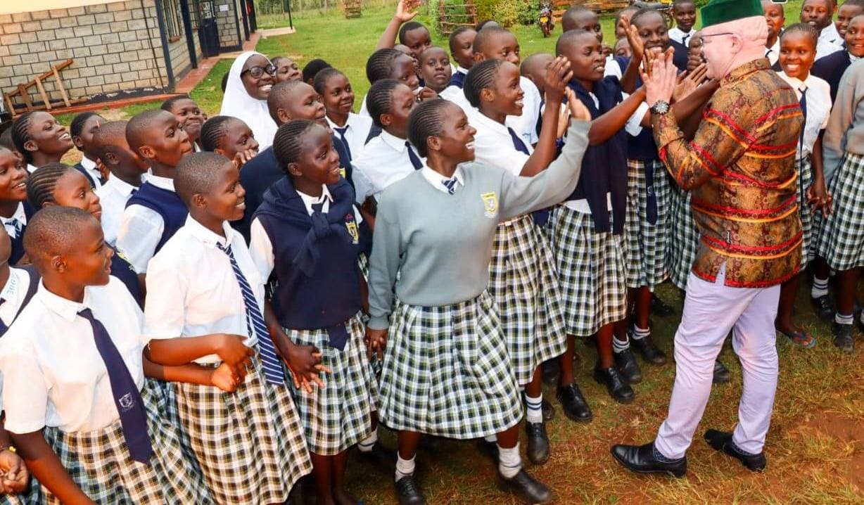 Local leaders heap praise on little-known Webuye school for stellar results