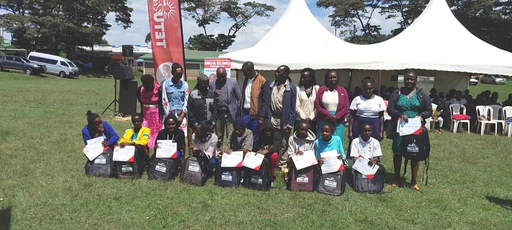 Jubilation as Tetu Rising presents awards to best performing students