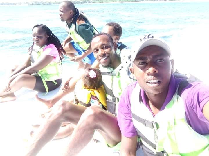 Mukurwe-ini MP gifts best performing teachers 5-day vacation to Mombasa