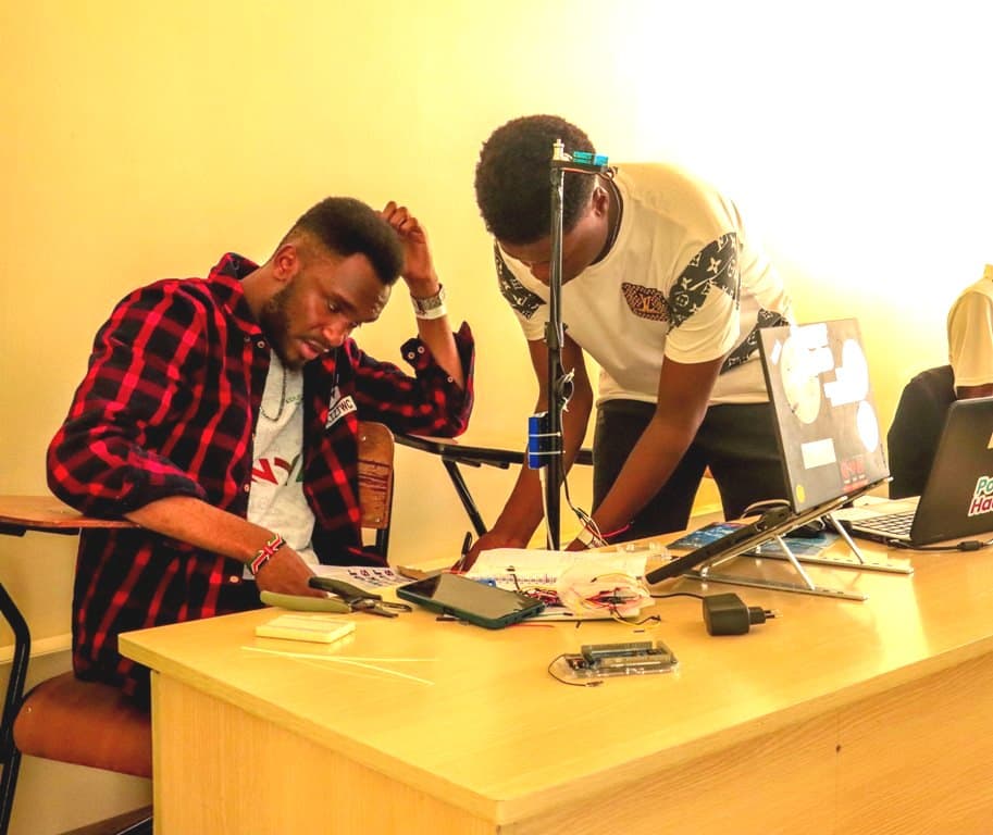 Two Zetech students win award for their innovation to tackle air pollution