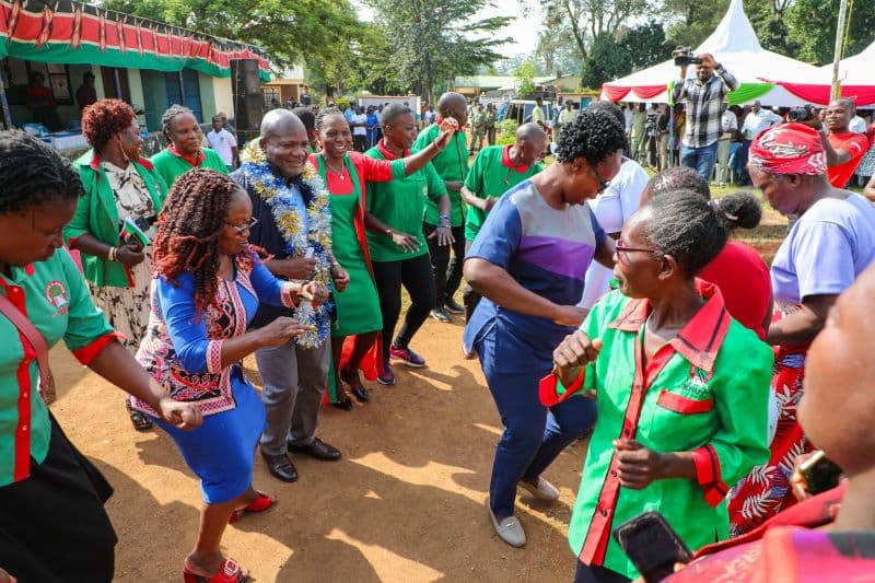 Kakamega Governor calls for reinstatement of sacked JSS teachers image 1