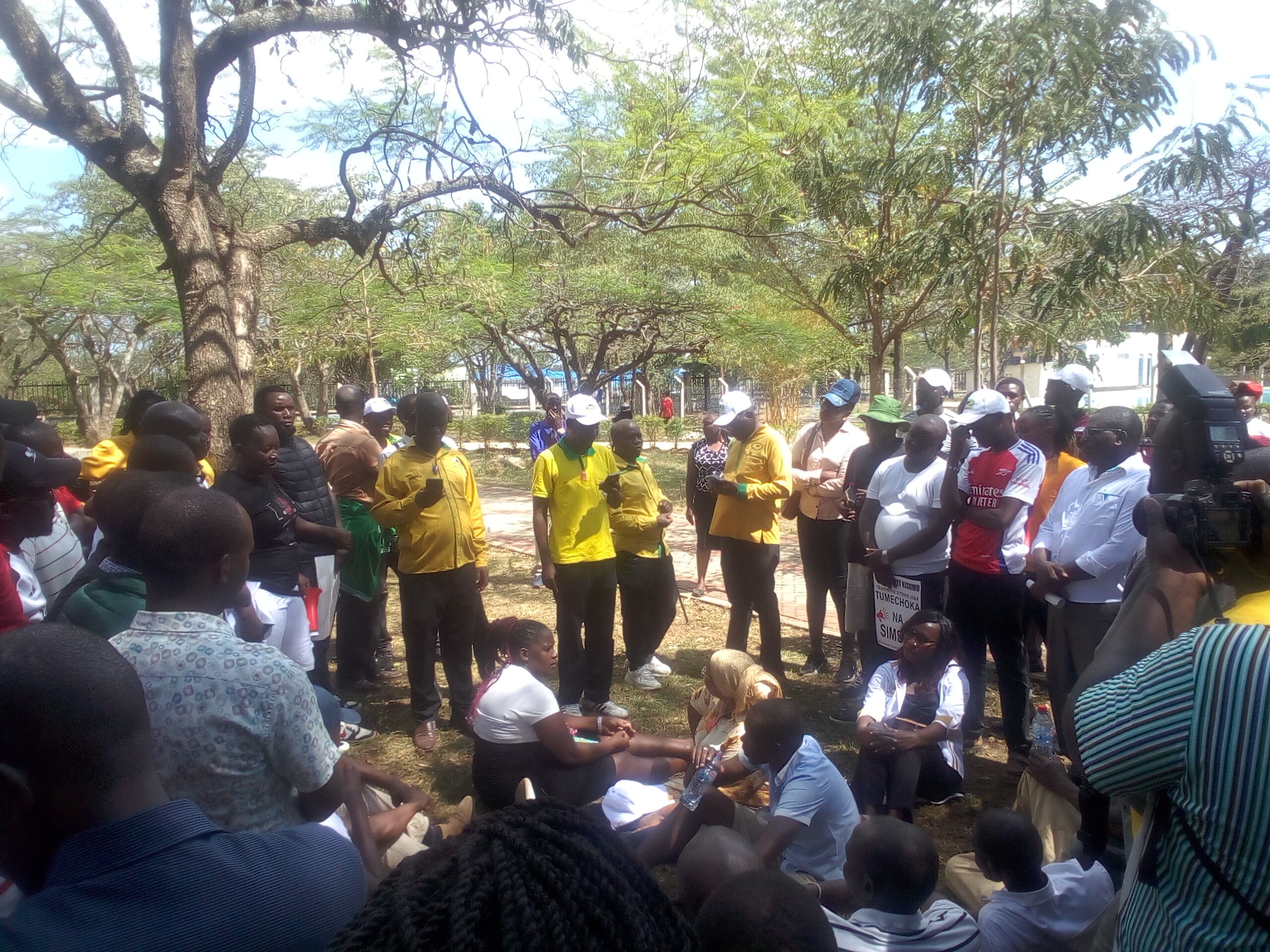 Teachers under KUPPET defy court orders and continue with strike image 1