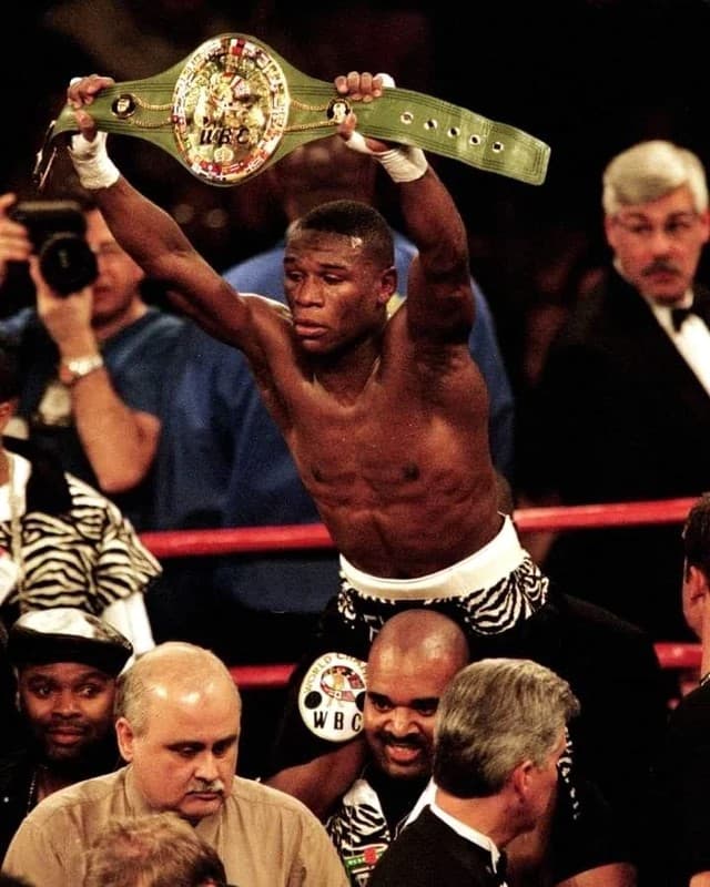 Powerful mindset lessons Kenyan students can draw from Floyd Mayweather’s boxing success image 1