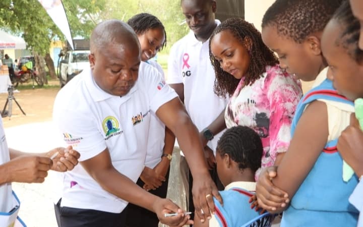 School girls encouraged to take HPV vaccine