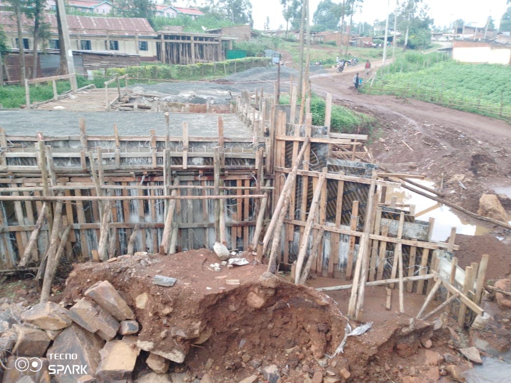 Parents decry sorry state of bridge for school going kids, as heavy rain resumes