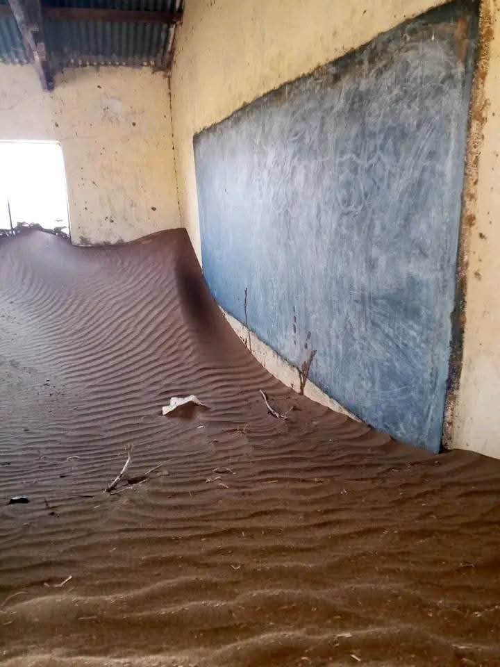 Wajir residents sound alarm as sand dunes choke Adhibohol Primary School