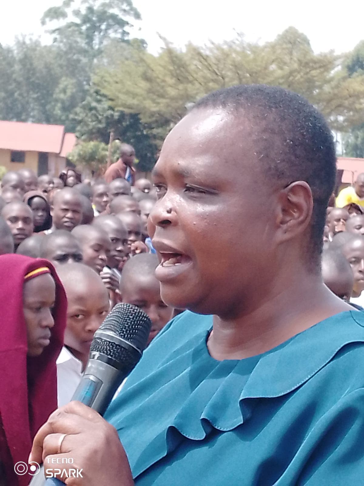 Gucha KNUT boss tips students on how to make good use of their August holiday