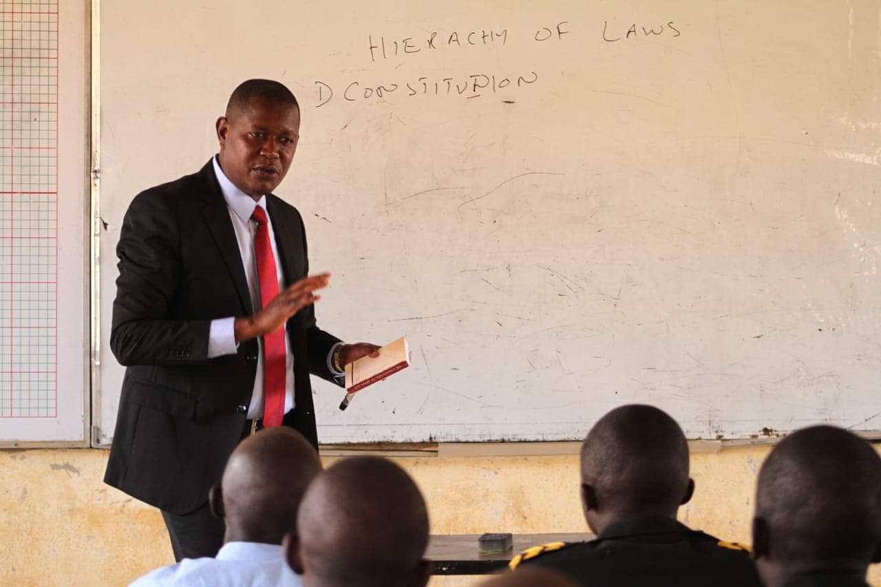 MP Mutuse mentors students through law class
