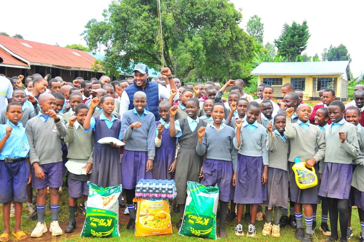 Kericho MCA wins hearts after feeding hungry exam candidates