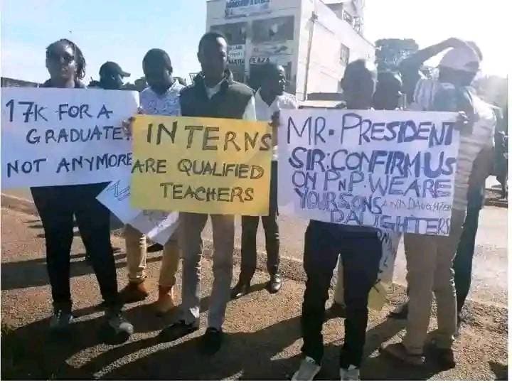 Murang’a JSS teachers protest over reduction of capitation, failure to upgrade interns