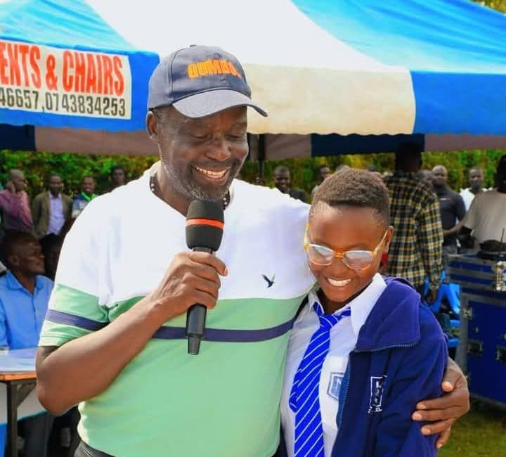 RESA issues KSh 2 million bursaries to support over 100  Students in Rarieda