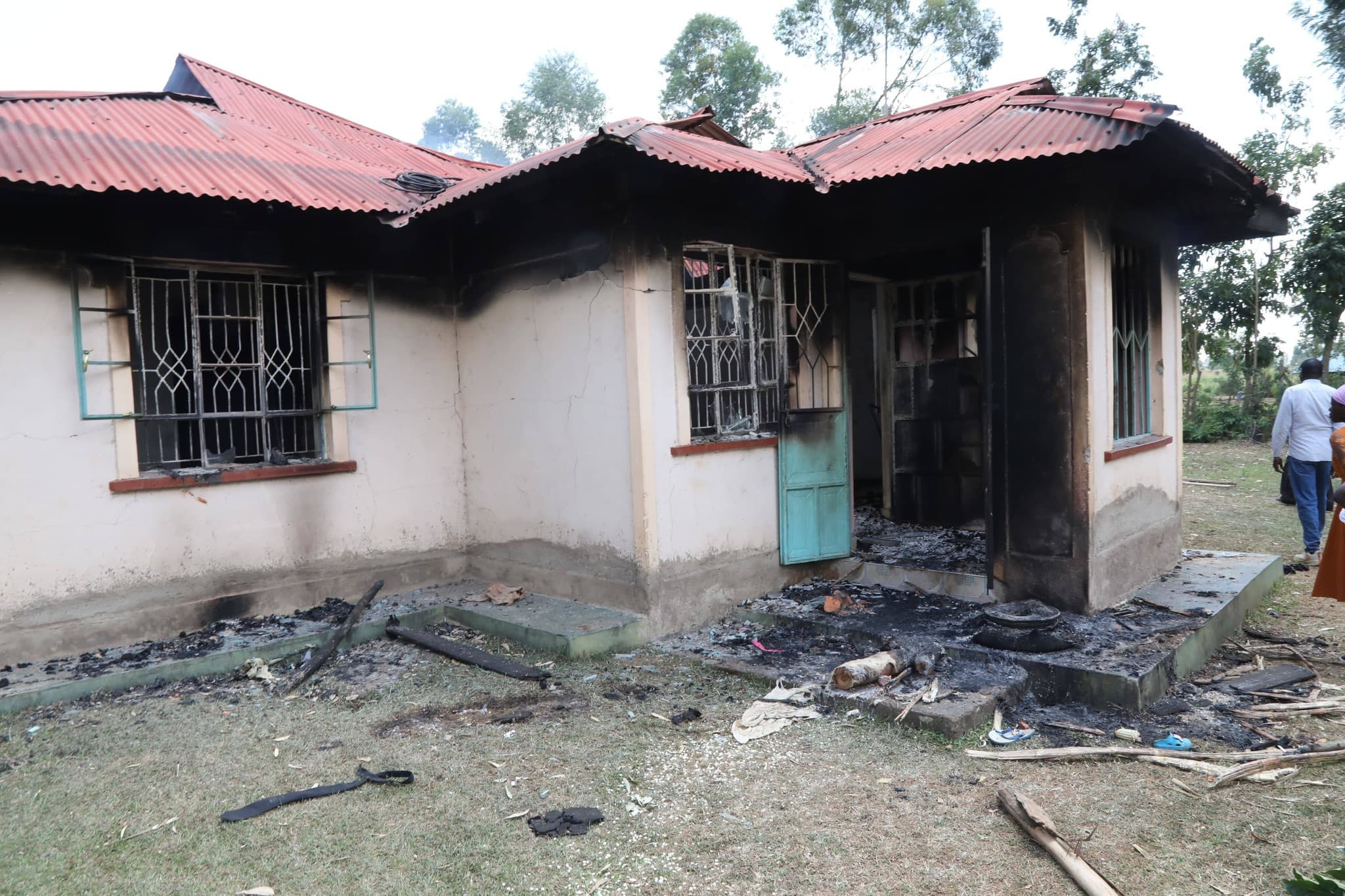 Head teacher’s homes torched as land dispute leads to death of retired teacher, spouse in Homa Bay