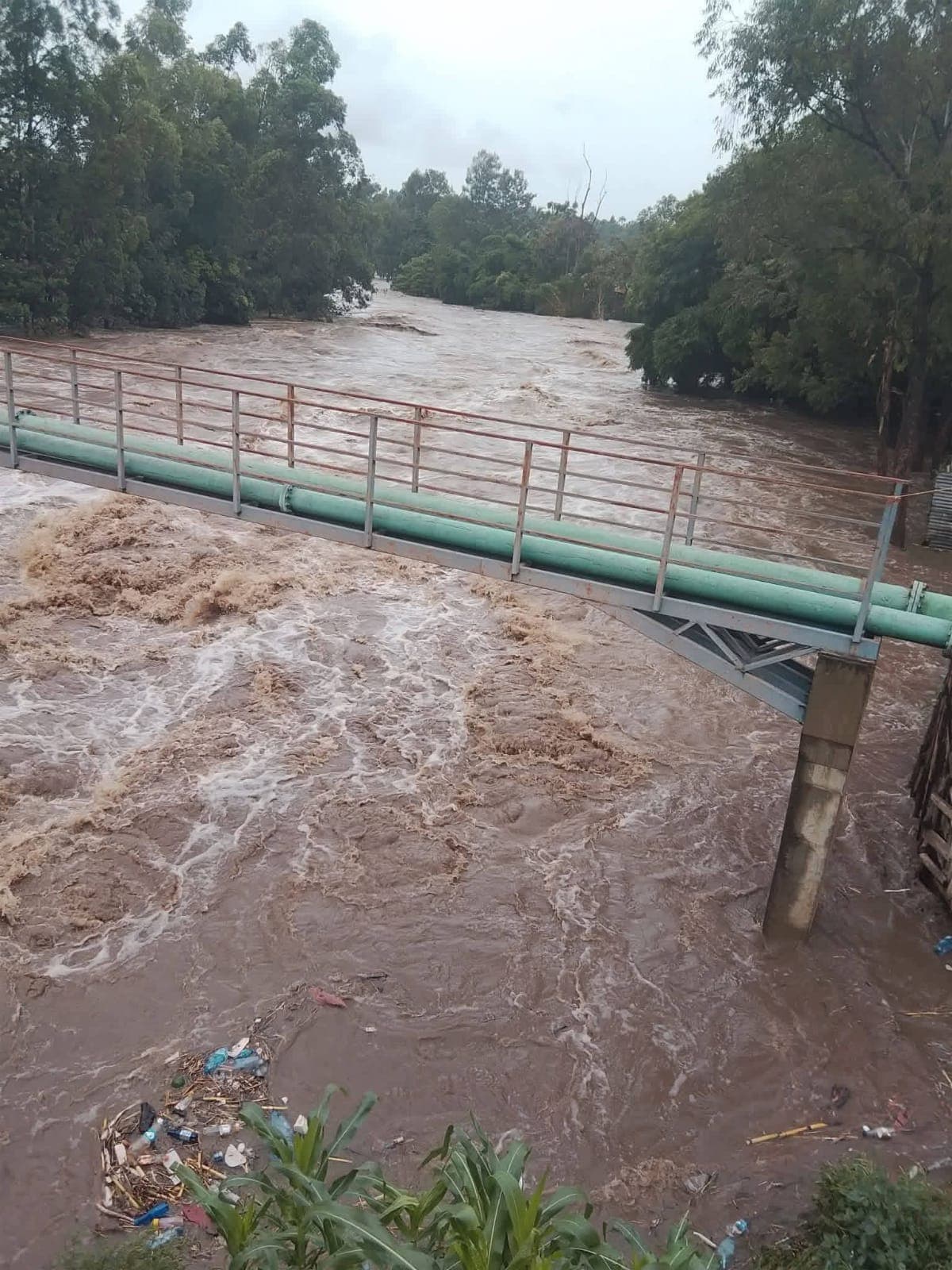 KeNHA closes Migori River bridge, warns public against using it till repairs are done