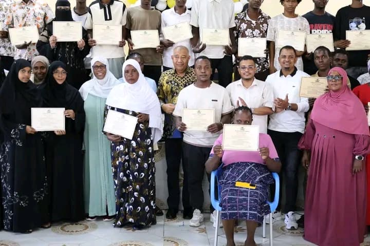 Over 1,000 Lamu youths graduate from county digital literacy programme