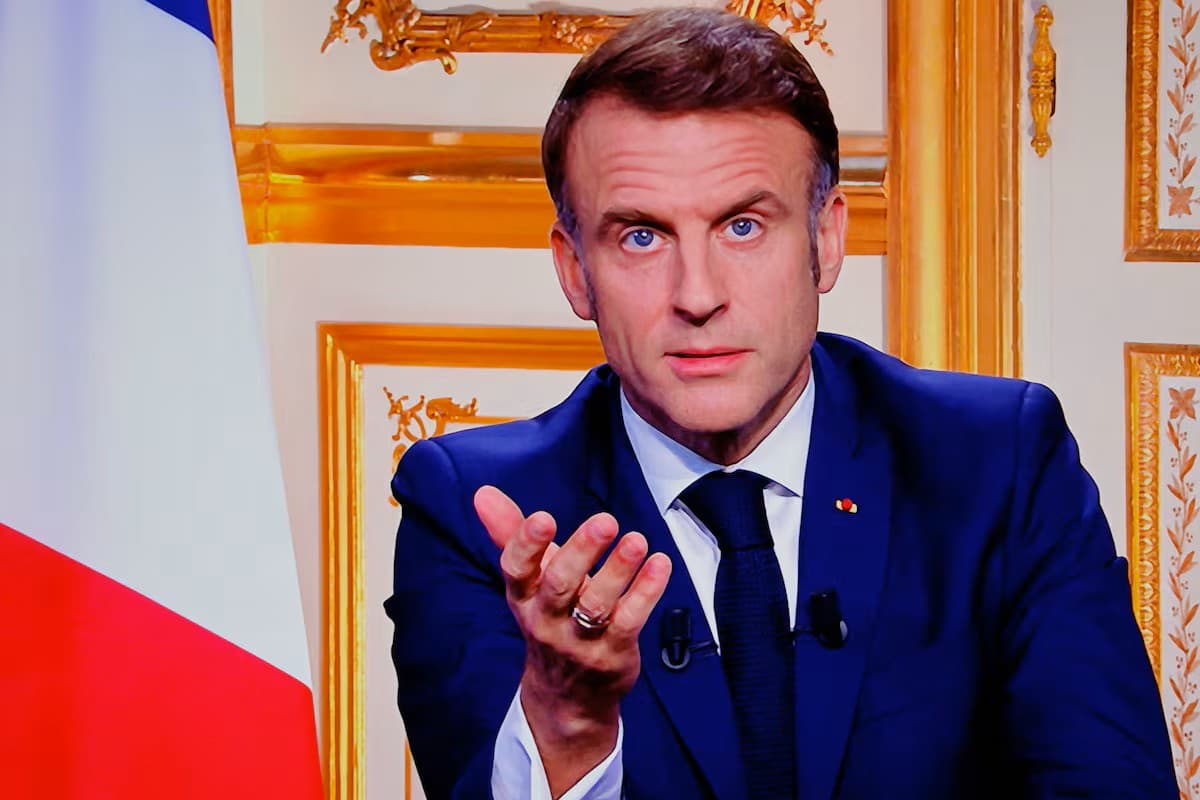 France schools crisis: 40 headteachers injured as protests shut hundreds of schools