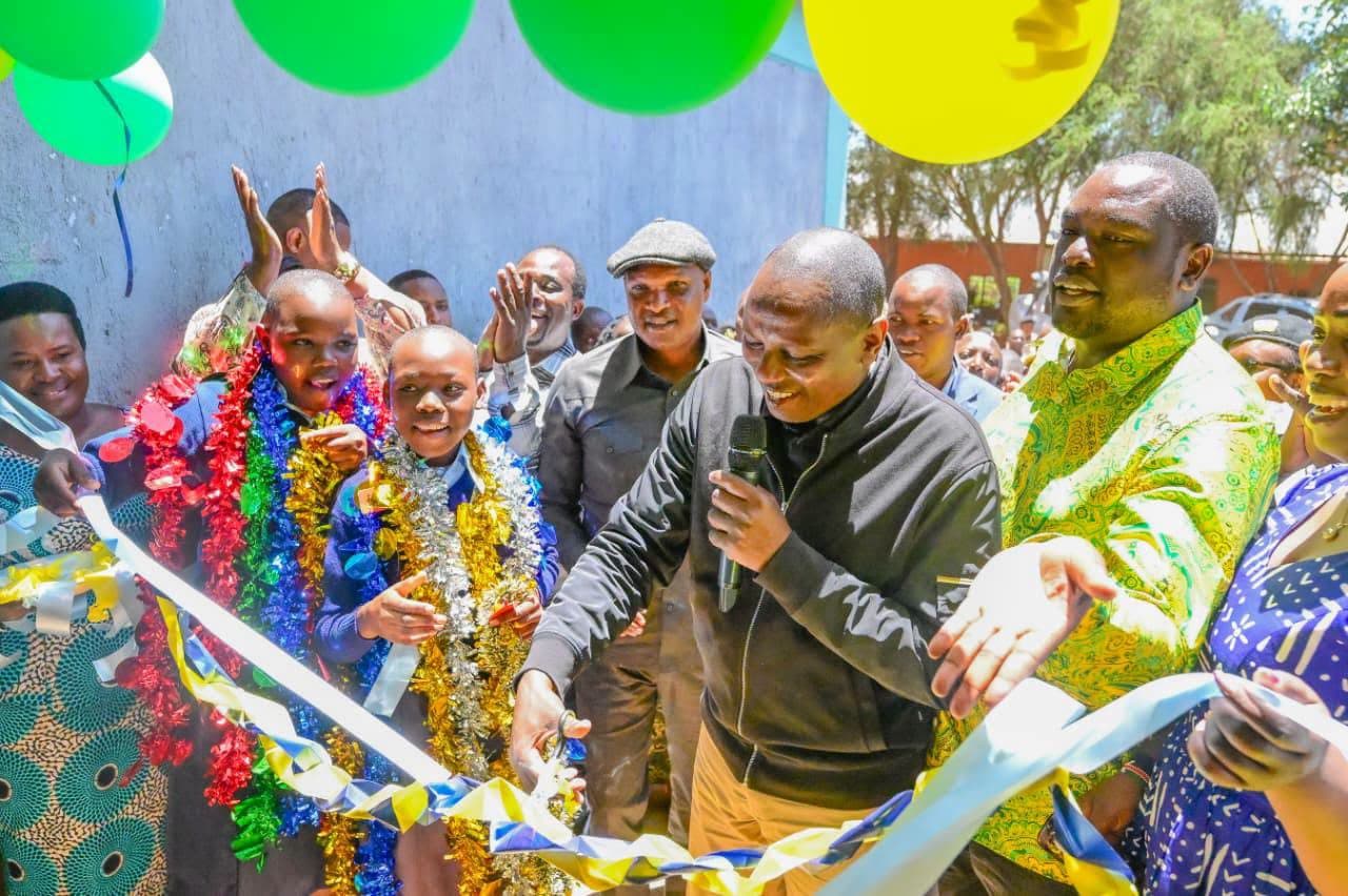 Ichung’wah defends NG-CDF as eight classrooms commissioned at Entanda Comprehensive School