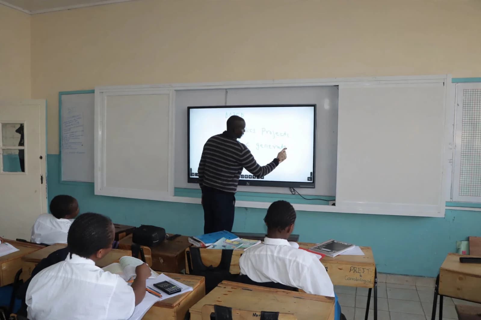 New Hybrid Teaching Board Combo revolutionises classroom instruction image 1