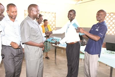 Parents lauded for welcoming principals