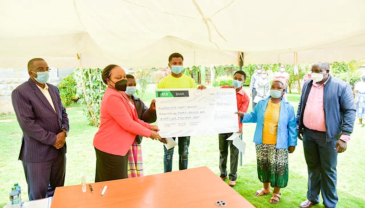 Kirinyaga disburses Sh3m bursaries to needy students