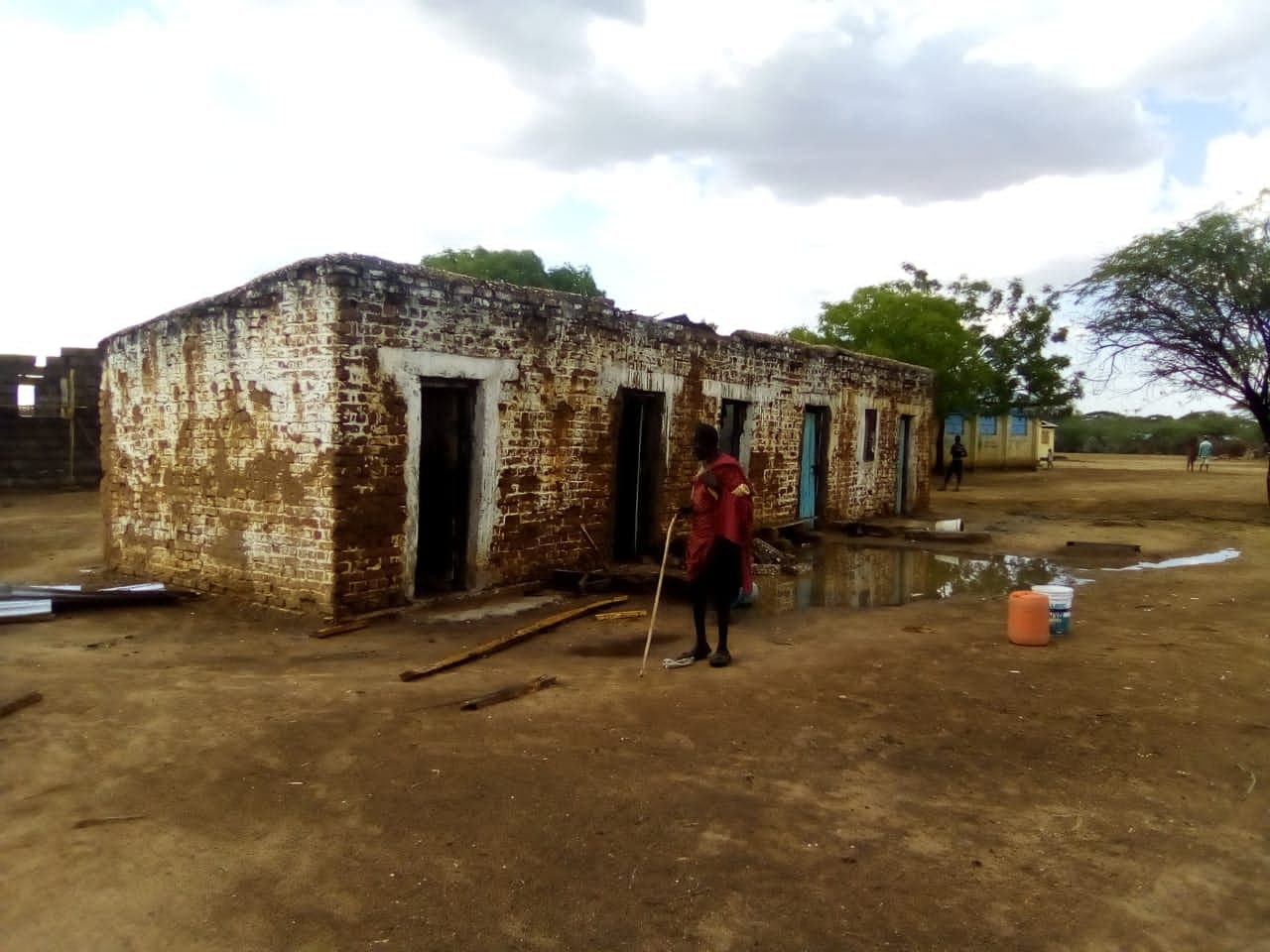 Strong wind destroys buildings at Juluk primary school