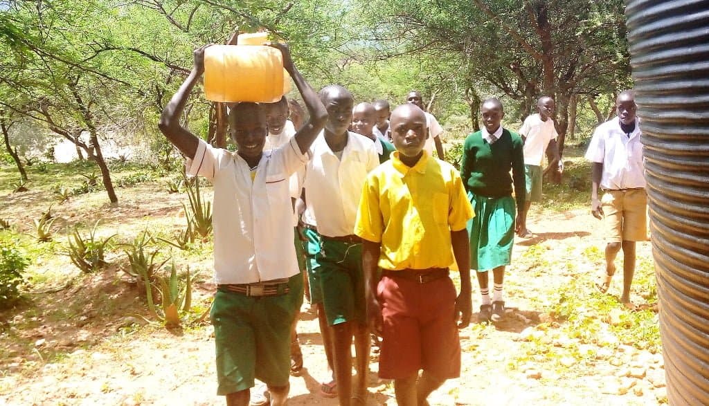 Water shortage a burden for learners in remote primary school image 1