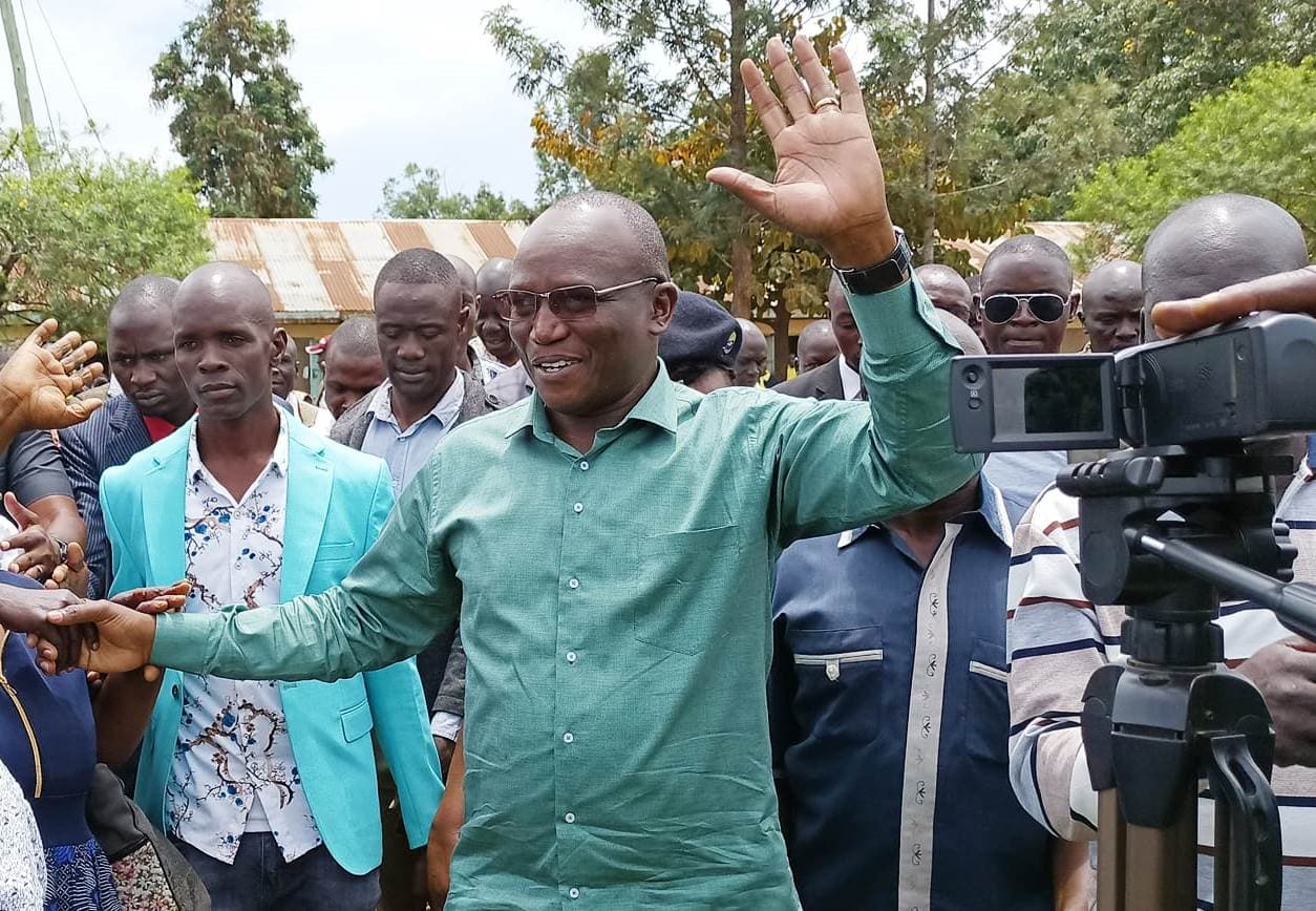 Deputy Governor promises bursaries to needy students