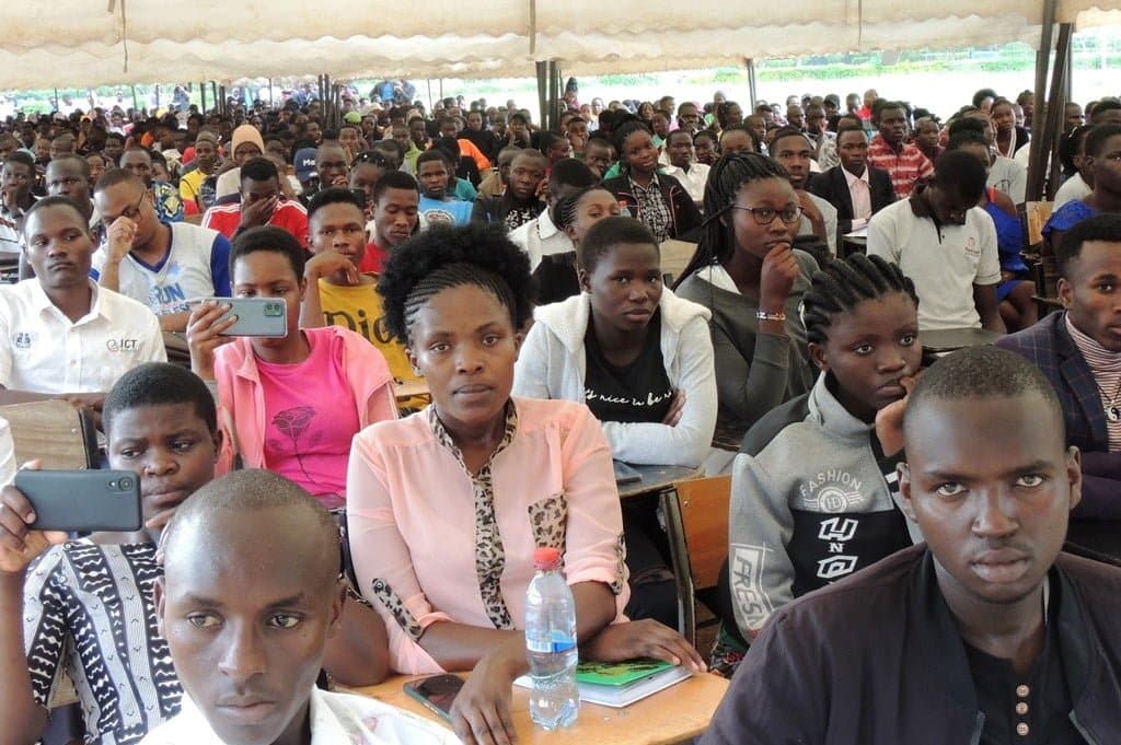 Take advantage of our advanced technology, JOOUST VC tells first year students