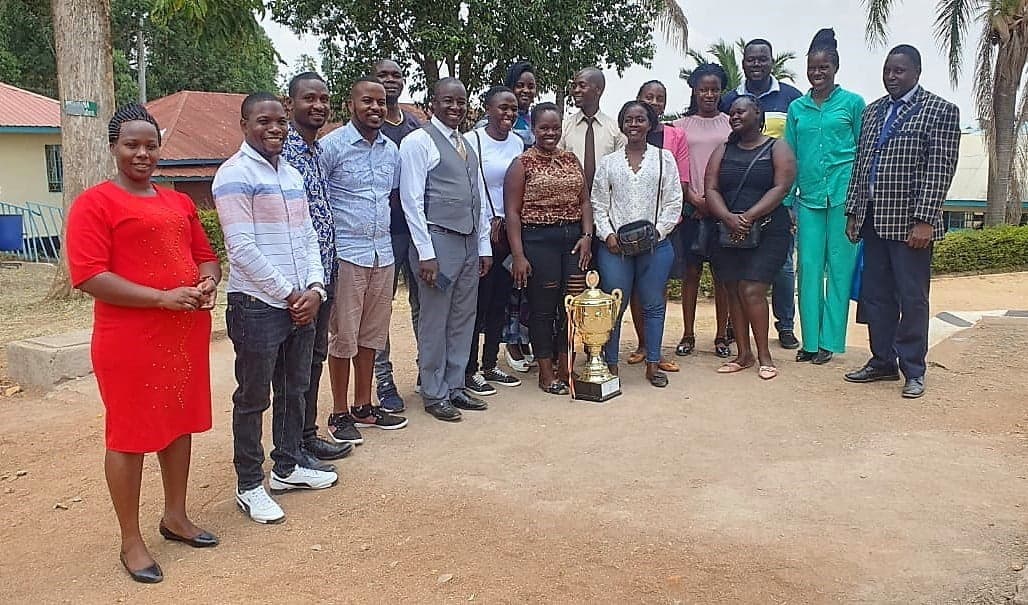 Alumni visit newly posted Principal, assure him of their support