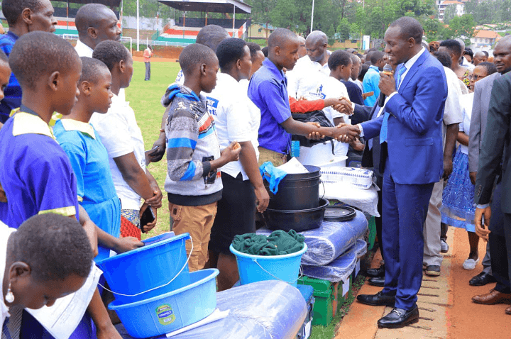 Governor launches scholarship programme for KCPE candidates