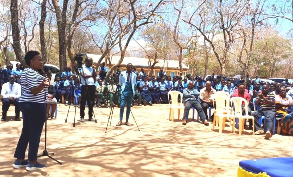 Governor donates bedding, uniform to Kivaa Secondary after fire razes two dorms image 1