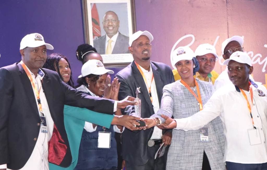 219 teachers win awards for co-curricular activities at World Teachers Day