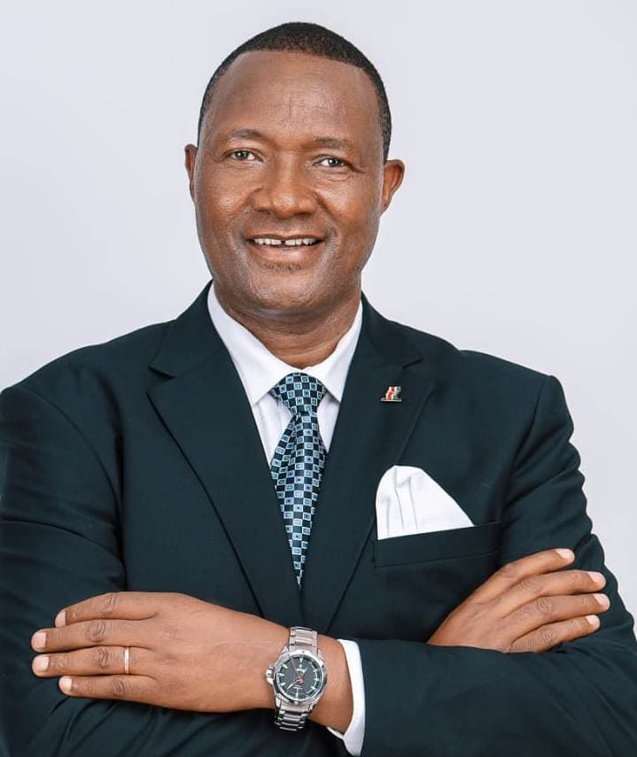 Governor hands Christmas gift of Ksh182M in bursaries