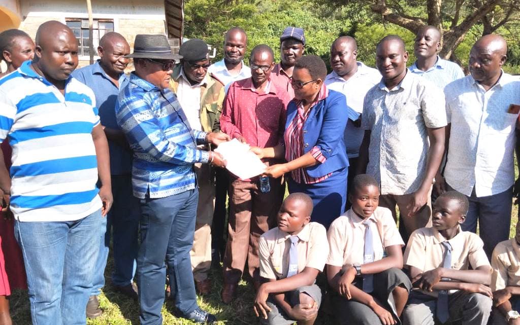 Budalangi MP awards Ksh1.8M bursary to needy students