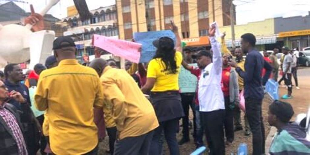Negotiate with teachers to stop strike, Kisii parents tell Govt
