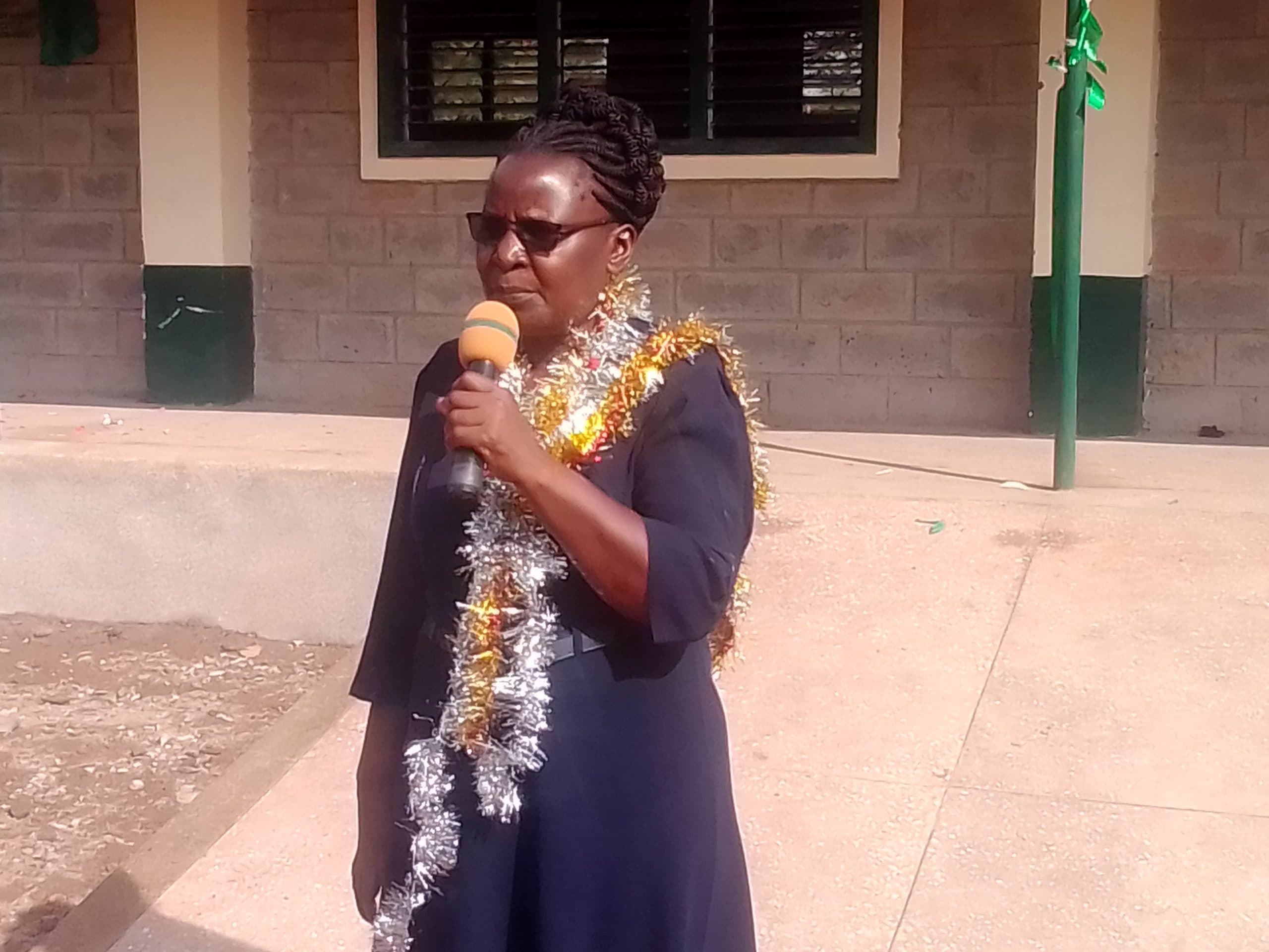 Education director calls on parents and teachers to offer proper career-guidance to students