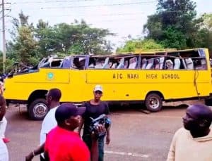 Horror as school bus overturns at Kisumu’s Coptic roundabout, killing 21 image 1