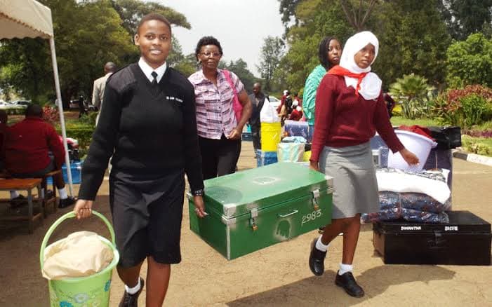 Let’s tie admission of students in secondary schools to school size