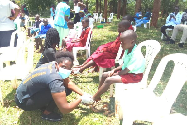 Children infested by jiggers receive treatment in Kakmega