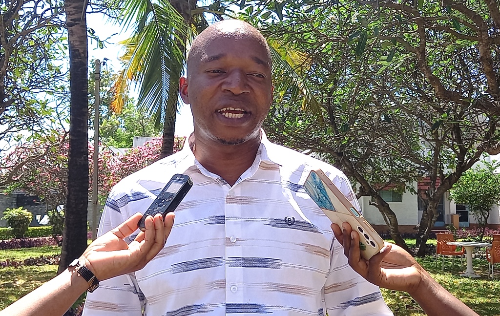 Coast educationists unveil report to boost region’s education standards 2 Usawa Agendas Kwale County Coordinator Aman Lugogo addresses the press during the handing over of the report
