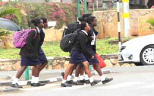 Students leaving school for midterm travel in the past.